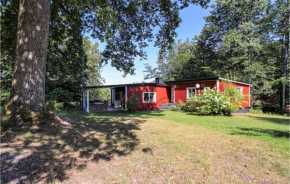 Awesome Home In Åsljunga With Kitchen in Åsljunga